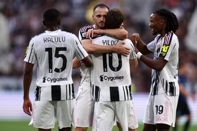 Kenan Yildiz (Juventus Fc) celebrates after scoring his team s second goal with team mates, Serie A, Juventus FC v FC Internazionale, Allianz Stadium, September 13, 2025, Turin, Italy.
