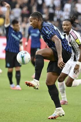 Juventus v Inter Milan - Serie A TURIN, ITALY, SEPTEMBER 13: Manuel Akanji, of Inter Milan, in action during the Serie A football match between Juventus and Inter Milan at the Allianz Stadium in Turin, Italy, on September 13, 2025. Isabella Bonotto Anadolu Turin Italy. Editorial use only. Please get in touch for any other usage.  Copyright: x2025xAnadoluxIsabellaxBonottox