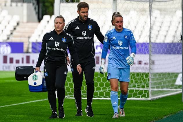 Laura Sieger Google Pixel Frauen Bundesliga SGS Essen Hamburger SV 13 09 2025 Laura Sieger HSV had to be substituted due to injury, google Pixel Frauen Bundesliga, 02 Matchday, SGS Essen vs Hamburger SV on September 13, 2025 at Stadion an der Hafenstraße, Essen