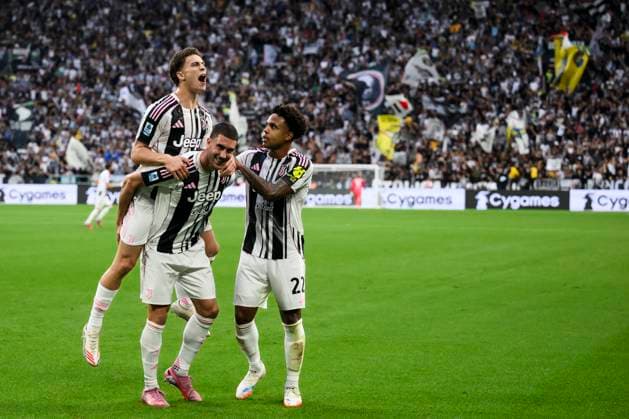 Juventus FC v FC Internazionale - Serie A Kenan Yildiz of Juventus FC celebrates with Dusan Vlahovic of Juventus FC and Weston McKennie of Juventus FC after scoring a goal during the Serie A football match between Juventus FC and FC Internazionale. Turin Italy Copyright: xNicolòxCampox