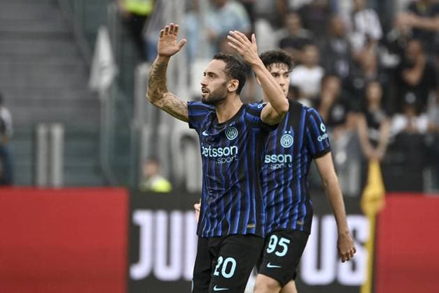 Juventus v Inter Milan - Serie A TURIN, ITALY - SEPTEMBER 13: Hakan Calhanoglu, of Inter Milan, celebrates after scoring during the Serie A football match between Juventus and Inter Milan at the Allianz Stadium in Turin, Italy, on September 13, 2025. Isabella Bonotto Anadolu Turin Italy. Editorial use only. Please get in touch for any other usage.  Copyright: x2025xAnadoluxIsabellaxBonottox