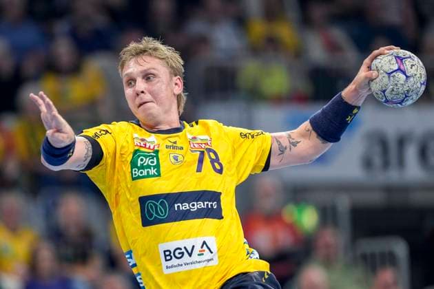 Edwin Aspenbäck RNL, 78 , on the ball, single image, single photo, action, action, 13 09 2025, Mannheim Germany , Handball, Bundesliga, Rhein Neckar Löwen ThSV Eisenach xozx