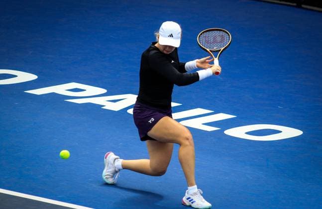 WTA, Tennis Damen 250 SP OPEN SaO PAULO, SP - 13.09.2025: WTA 250 SP OPEN - The first edition of the SP Open, a WTA 250 series tournament played on hard courts, will take place at Villa-Lobos Park, in the west zone of Sao Paulo. The event marks Sao Paulo& 39;s return to the official WTA calendar after 25 years and is the largest women& 39;s tournament in Brazil since 2016. In addition to the sporting competitions with 32 players in the singles and 16 doubles. In the photo, tennis player Francesca Jones (GBR) during a SP Open match against tennis player Janice Tjen (INA) this Saturday (13). (Photo: Aloisio Mauricio Fotoarena) x2805924x  AloisioxMauricio