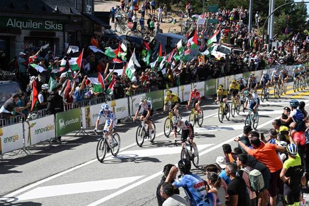 13-09-2025 Vuelta A Espana; Tappa 20 Robledo De Chavela - Bola Del Mundo; 2025, Uae Team Emirates - Xrg; 2025, Visma - Lease A Bike; Vingegaard, Jonas; Almeida, Joao; Vine, Jai; Puerto De Navacerrada; 