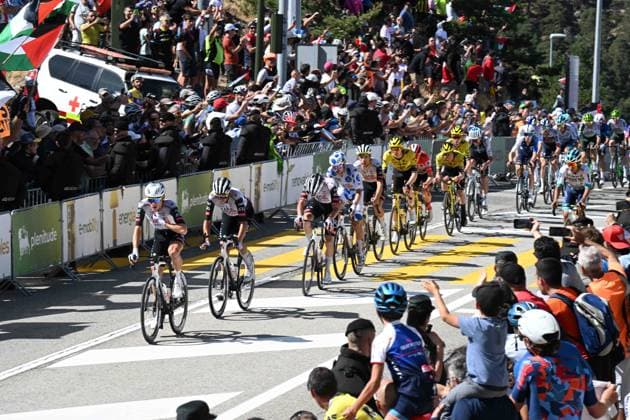 13-09-2025 Vuelta A Espana; Tappa 20 Robledo De Chavela - Bola Del Mundo; 2025, Uae Team Emirates - Xrg; 2025, Visma - Lease A Bike; Vingegaard, Jonas; Almeida, Joao; Vine, Jai; Puerto De Navacerrada; 
