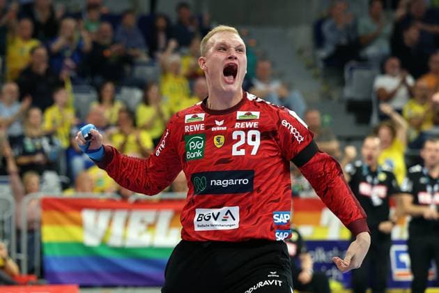 13 09 2025, xrekx, Handball Daikin HBL, Rhein Neckar Loewen ThSV Eisenach v l David Späth Spaeth Rhein Necker Loewen cheers after the held 7 m DFL DFB REGULATIONS PROHIBIT ANY USE OF PHOTOGRAPHS as IMAGE SEQUENCES and or QUASI VIDEO Mannheim