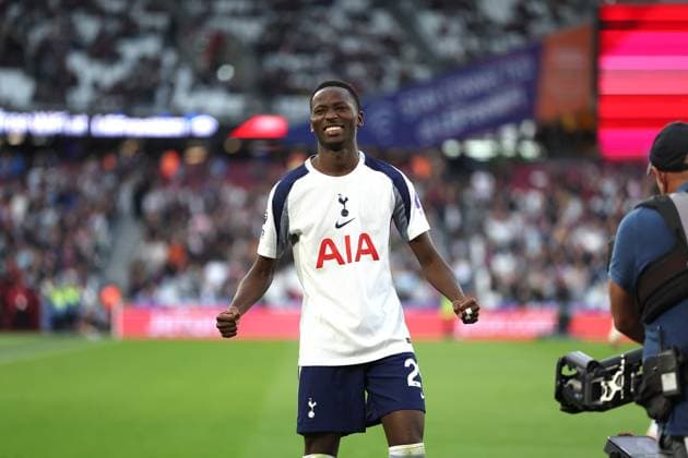 13th September 2025; London Stadium, London, England; Premier League Football, West Ham United versus Tottenham Hotspur; Pape Matar Sarr of Tottenham Hotspur celebrates in front of the Tottenham Hotspur fans after heading the ball to score his sides 1st goal in the 47th minute to make it 0-1  JohnxPatrickxFletcher