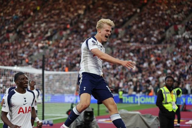 13th September 2025; London Stadium, London, England; Premier League Football, West Ham United versus Tottenham Hotspur; Lucas Bergvall of Tottenham Hotspur celebrates in front of the Tottenham Hotspur fans afterv scoring his sides 2nd goal in the 56th minute to make it 0-2  JohnxPatrickxFletcher