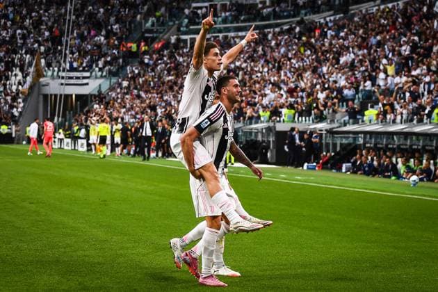 September 13, 2025, Turin, Italy, Italy: Kenan YILDIZ of Juventus celebrate his goal with Dusan VLAHOVIC of Juventus during the Serie A match between Juventus FC and FC Internazionale at Allianz Stadium on September 13, 2025 in Turin, Italy. Turin Italy - ZUMAm308 20250913_zsp_m308_002 Copyright: xMatthieuxMirvillex