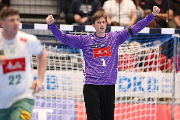13 09 2025, Handball, HBL, Bergischer HC TSV GWD Minden, Unihalle Wuppertal Goalkeeper Malte Semisch GWD Minden 01 jubilant cheering North Rhine-Westphalia Germany