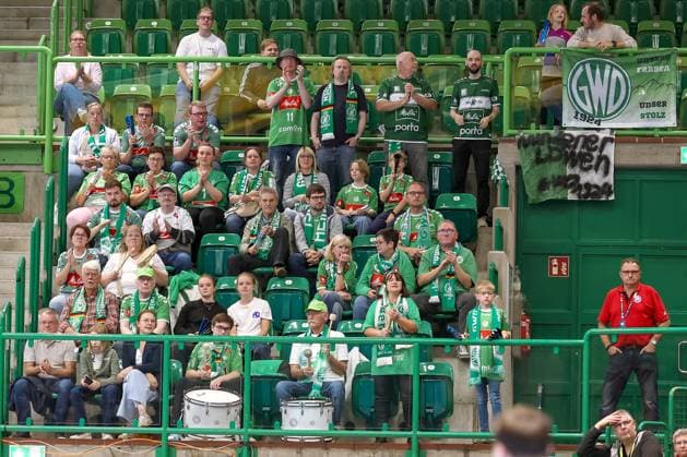 13 09 2025, Handball, HBL, Bergischer HC TSV GWD Minden, Unihalle Wuppertal Spectators Minden Fans in the stands North Rhine-Westphalia Germany