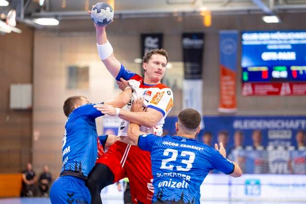 Mex Raguse Nr 6, HBW Balingen Weilstetten against Ole Schramm Nr 13, VfL Lübeck Schwartau and Janik Schrader Nr 23, VfL Lübeck Schwartau VfL Luebeck Schwartau vs HBW Balingen Weilstetten, Handball, 2 Bundesliga, 13 09 25 Luebeck Schleswig Holstein Germany Copyright: xAgentur54Gradx xFelixxKoenigx