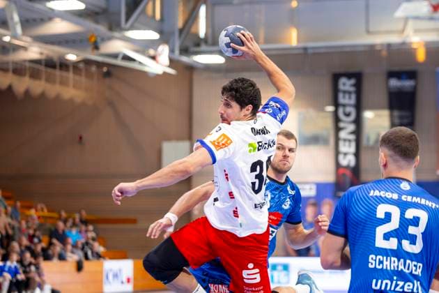Yonatan Dayan Nr 34, HBW Balingen Weilstetten vs Ole Schramm Nr 13, VfL Lübeck Schwartau and Janik Schrader Nr 23, VfL Lübeck Schwartau VfL Luebeck Schwartau vs HBW Balingen Weilstetten, Handball, 2 Bundesliga, 13 09 25 Luebeck Schleswig Holstein Germany Copyright: xAgentur54Gradx xFelixxKoenigx