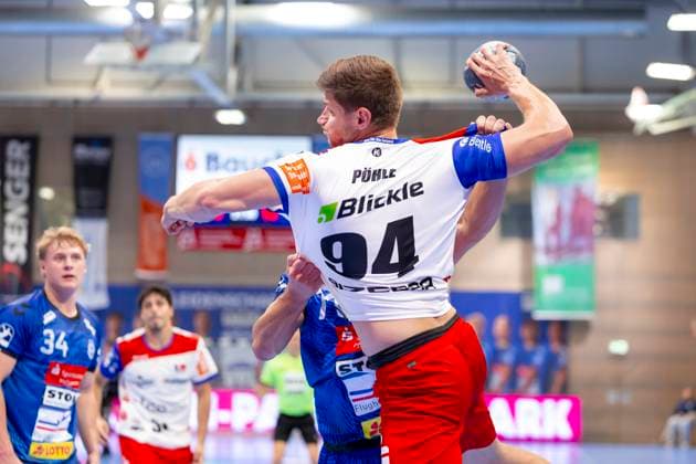 Lukas Kingsley Emdorf Nr 73, VfL Luebeck Schwartau vs Georg Pöhle Nr 94, HBW Balingen Weilstetten VfL Luebeck Schwartau vs HBW Balingen Weilstetten, Handball, 2 Bundesliga, 13 09 25 Luebeck Schleswig Holstein Germany Copyright: xAgentur54Gradx xFelixxKoenigx