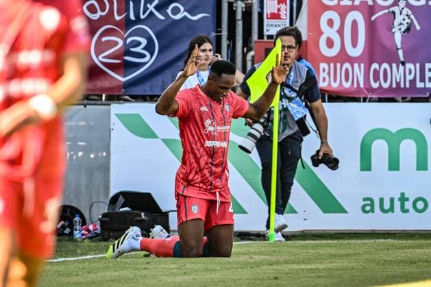 CALCIO - Serie A - Cagliari Calcio vs Parma Calcio Yerri Mina of Cagliari Calcio, Esultanza, Joy, Celebration After scoring goal, during Cagliari Calcio vs Parma Calcio, Italian soccer Serie A match in Cagliari, Italy, September 13 2025 Cagliari Italy  Copyright: xIPAxSport ABACAx