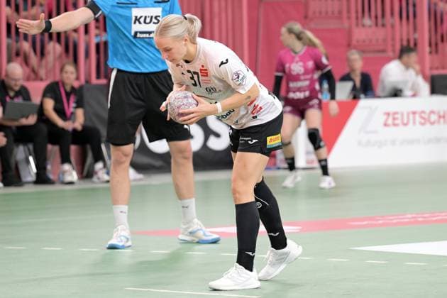 Laura Penzes BSV Sachsen Zwickau, 37 TusSies Metzingen vs BSV Sachsen Zwickau, Handball, Alsco HBF, 3 League Matchday, Season 2025 2026, 13 09 2025 TusSies Metzingen vs BSV Sachsen Zwickau, Handball, Alsco HBF, 3 League Matchday, Season 2025 2026, 13 09 2025 Tuebingen Copyright: xEibner-Pressefoto TobiasxBaurx EP_TBR