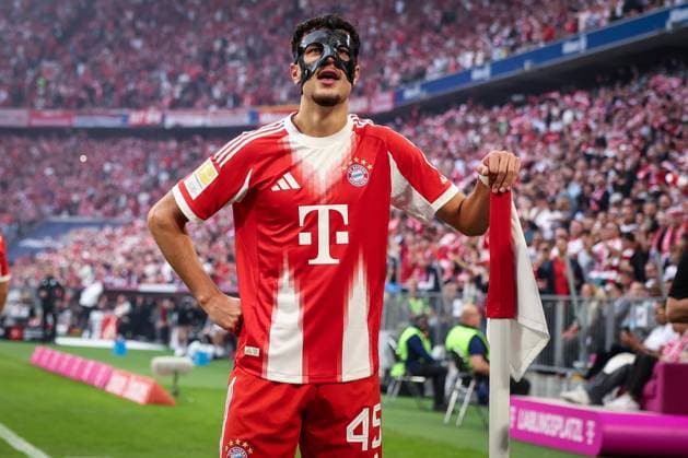 Jubelpose von Alexandar Pavlovic 45 (FC Bayern Muenchen) nach seinem Tor zum 2:0, FC Bayern Muenchen vs. Hamburger SV, DFL, Bundesliga, Saison 2025 2026, Allianz Arena, Hinrunde, 3. Spieltag, 13.09.2025 DFB regulations prohibit any use of photographs as image sequences and or quasi-video Muenchen Bayern Deutschland *** Jubelpose von Alexandar Pavlovic 45 FC Bayern Muenchen nach seinem Tor zum 2 0, FC Bayern Muenchen vs Hamburger SV, DFL, Bundesliga, Saison 2025 2026, Allianz Arena, Hinrunde, 3 Spieltag, 13 09 2025 DFB regulations prohibit any use of photographs as image sequences and or quasi video Muenchen Bayern Germany Copyright: xkolbert-press MartinxAgüerax