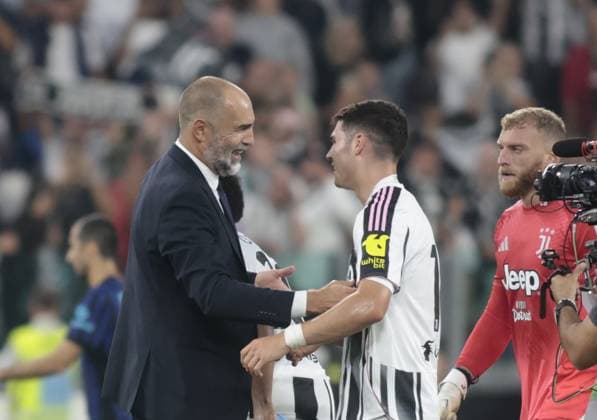 Igor Tudor manager of Juventus FC and Vasilije Adzic of Juventus FC during the Italian Serie A season 2025-2026, football match between Juventus FC and FC Inter, on 13 September 2025 at Allianz stadium, Turin, Italy. Photo Nderim KACELI  Copyright: xNderimxKaceli IPAxSportx xipa-agency.netx xx IPA_64797197 IPA_Agency_IPA64797197