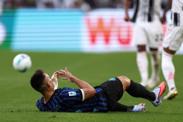 Lautaro Martinez (Fc Internazionale) lies on the ground, Serie A, Juventus FC v FC Internazionale, Allianz Stadium, September 13, 2025, Turin, Italy.