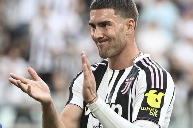 Juventus v Inter Milan - Serie A TURIN, ITALY, SEPTEMBER 13: Dusan Vlahovic, of Juventus, reacts during the Serie A football match between Juventus and Inter Milan at the Allianz Stadium in Turin, Italy, on September 13, 2025. Isabella Bonotto Anadolu Turin Italy. Editorial use only. Please get in touch for any other usage.  Copyright: x2025xAnadoluxIsabellaxBonottox