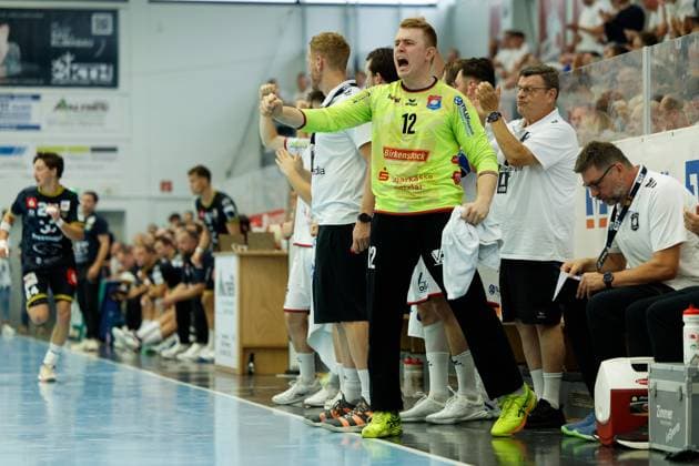 Cheers Simon Boehne TV 05 07 Huettenberg, 12 TV 05 07 Huettenberg vs HSG Krefeld Niederrhein, Handball, 2 Handball Bundesliga, 03 Matchday, Season 2025 2026, 13 09 25 TV 05 07 Huettenberg vs HSG Krefeld Niederrhein, Handball, 2 Handball Bundesliga, 03 Matchday, Season 2025 2026, 13 09 25 Huettenberg Copyright: xEibner-Pressefoto JoergxHeinrichx EP_JHR