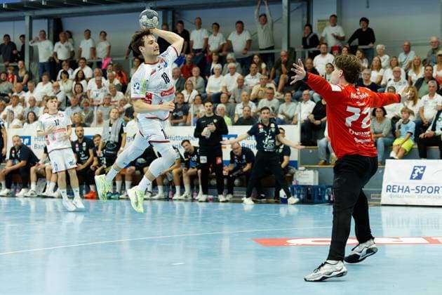 Tim Ruediger TV 05 07 Huettenberg, 18 Anel DurmiÄ‡ HSG Krefeld Niederrhein, 72 TV 05 07 Huettenberg vs HSG Krefeld Niederrhein, Handball, 2 Handball Bundesliga, 03 Matchday, Season 2025 2026, 13 09 25 TV 05 07 Huettenberg vs HSG Krefeld Niederrhein, Handball, 2 Handball Bundesliga, 03 Matchday, Season 2025 2026, 13 09 25 Huettenberg Copyright: xEibner-Pressefoto JoergxHeinrichx EP_JHR