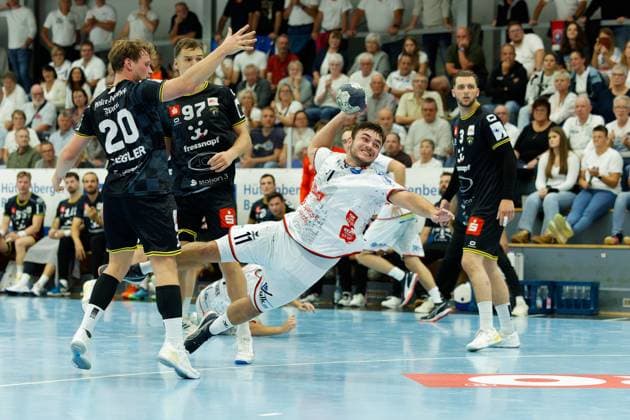 Lukas Siegler HSG Krefeld Niederrhein, 20 Lasse Ohl TV 05 07 Huettenberg, 11 Matija Mircic HSG Krefeld Niederrhein, 97 TV 05 07 Huettenberg vs HSG Krefeld Niederrhein, Handball, 2 Handball Bundesliga, 03 Matchday, Season 2025 2026, 13 09 25 TV 05 07 Huettenberg vs HSG Krefeld Niederrhein, Handball, 2 Handball Bundesliga, 03 Matchday, Season 2025 2026, 13 09 25 Huettenberg Copyright: xEibner-Pressefoto JoergxHeinrichx EP_JHR