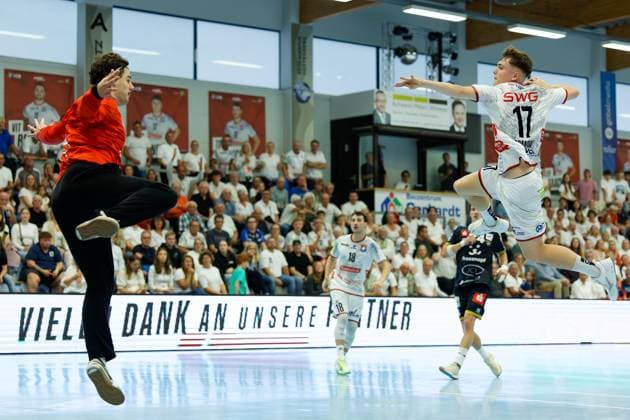 Finn Ruespeler HSG Krefeld Niederrhein, 01 Phil Spandau TV 05 07 Huettenberg, 17 TV 05 07 Huettenberg vs HSG Krefeld Niederrhein, Handball, 2 Handball Bundesliga, 03 Matchday, Season 2025 2026, 13 09 25 TV 05 07 Huettenberg vs HSG Krefeld Niederrhein, Handball, 2 Handball Bundesliga, 03 Matchday, Season 2025 2026, 13 09 25 Huettenberg Copyright: xEibner-Pressefoto JoergxHeinrichx EP_JHR