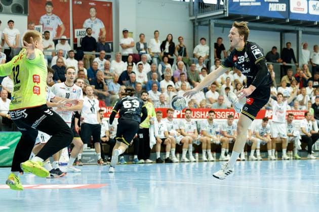 Simon Boehne TV 05 07 Huettenberg, 12 Lars Jagieniak HSG Krefeld Niederrhein, 33 TV 05 07 Huettenberg vs HSG Krefeld Niederrhein, Handball, 2 Handball Bundesliga, 03 Matchday, Season 2025 2026, 13 09 25 TV 05 07 Huettenberg vs HSG Krefeld Niederrhein, Handball, 2 Handball Bundesliga, 03 Matchday, Season 2025 2026, 13 09 25 Huettenberg Copyright: xEibner-Pressefoto JoergxHeinrichx EP_JHR