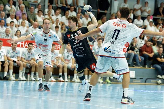 Paul Ohl TV 05 07 Huettenberg, 10 Lucas Schneider HSG Krefeld Niederrhein, 11 Lasse Ohl TV 05 07 Huettenberg, 11 TV 05 07 Huettenberg vs HSG Krefeld Niederrhein, Handball, 2 Handball Bundesliga, 03 Matchday, Season 2025 2026, 13 09 25 TV 05 07 Huettenberg vs HSG Krefeld Niederrhein, Handball, 2 Handball Bundesliga, 03 Matchday, Season 2025 2026, 13 09 25 Huettenberg Copyright: xEibner-Pressefoto JoergxHeinrichx EP_JHR
