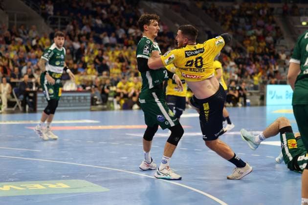 13 09 2025, xrekx, Handball Daikin HBL, Rhein Neckar Loewen ThSV Eisenach v l Jannik Kohlbacher Rhein Necker Loewen DFL DFB REGULATIONS PROHIBIT ANY USE OF PHOTOGRAPHS as IMAGE SEQUENCES and or QUASI VIDEO Mannheim