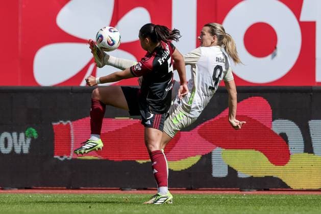 from left Clara Fröhlich 1 FC Nürnberg, 5 and Medina Desic SV Werder Bremen, 9 in a duel, dynamic, action, action, game scene, THE DFB GUIDELINES PROHIBIT ANY USE OF PHOTOGRAPHS AS IMAGE SEQUENCES AND OR QUASI VIDEO DFB REGULATIONS PROHIBIT ANY USE OF PHOTOGRAPHS AS IMAGE SEQUENCES AND OR QUASI VIDEO , 13 09 2025, Nuremberg Germany , Football, Google Pixel Women Bundesliga, 1 FC Nürnberg SV Werder Bremen xobx