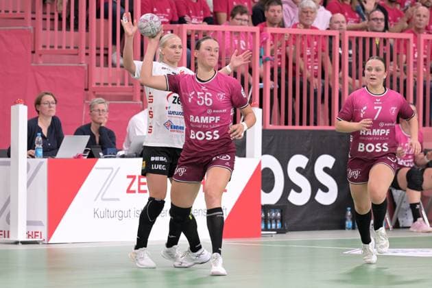 Carolin Huebner TusSies Metzingen, 56 TusSies Metzingen vs BSV Sachsen Zwickau, Handball, Alsco HBF, 3 League Matchday, Season 2025 2026, 13 09 2025 TusSies Metzingen vs BSV Sachsen Zwickau, Handball, Alsco HBF, 3 League Matchday, Season 2025 2026, 13 09 2025 Tuebingen Copyright: xEibner-Pressefoto TobiasxBaurx EP_TBR