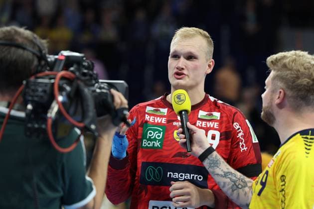 13 09 2025, xrekx, Handball Daikin HBL, Rhein Neckar Loewen ThSV Eisenach v l David Späth Spaeth Rhein Necker Loewen im Interview DFL DFB REGULATIONS PROHIBIT ANY USE OF PHOTOGRAPHS as IMAGE SEQUENCES and or QUASI VIDEO Mannheim