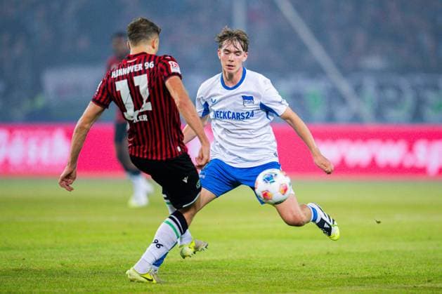 13 09 2025 Soccer, 2025 2026, 2 Bundesliga, 5 Matchday, Hannover 96 Hertha BSC Berlin L R Benedikt Pichler Hannover , Kennet Eichhorn Berlin DFL REGULATIONS PROHIBIT ANY USE OF PHOTOGRAPHS AS IMAGE SEQUENCES AND OR QUASI VIDEO