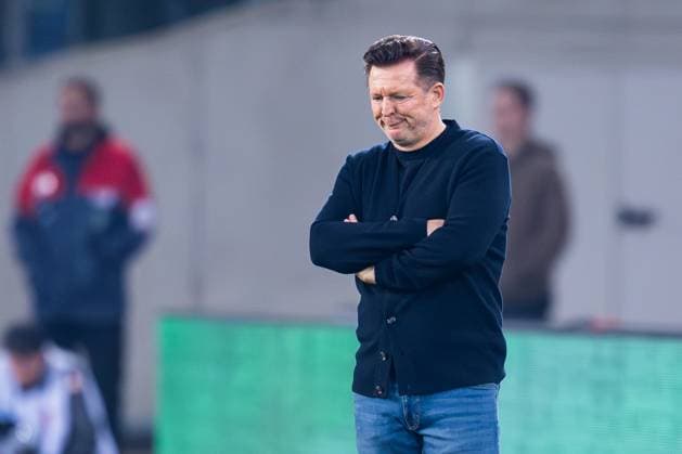 13 09 2025 Soccer, 2025 2026, 2 Bundesliga, 5 Matchday, Hannover 96 Hertha BSC Berlin Christian Titz Coach Hannover DFL REGULATIONS PROHIBIT ANY USE OF PHOTOGRAPHS AS IMAGE SEQUENCES AND OR QUASI VIDEO