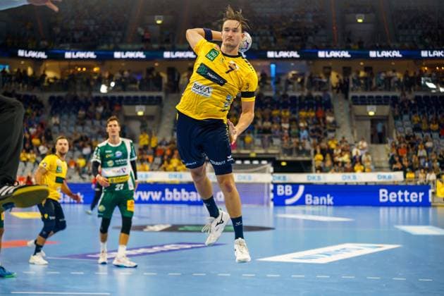 Robert Timmermeister 7 Rhein Neckar Löwen takes a jump shot while Philipp Meyer 27 ThSV Eisenach defends Robert Timmermeister 7 Rhein Neckar Löwen shoots on goal Copyright: xspeedshotx xLukasxTrunkx