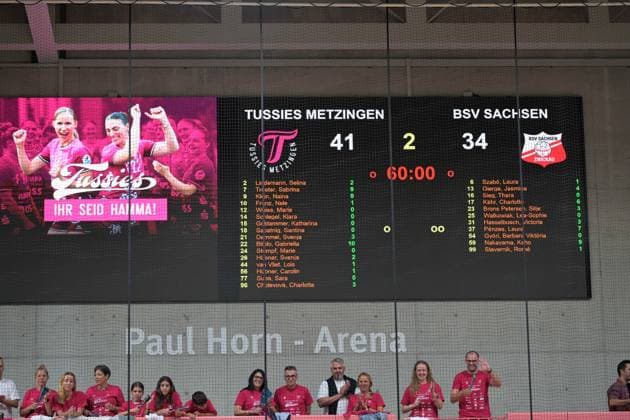 the scoreboard after the match TusSies Metzingen vs BSV Sachsen Zwickau, Handball, Alsco HBF, 3 Ligaspieltag, Saison 2025 2026, 13 09 2025 TusSies Metzingen vs BSV Sachsen Zwickau, Handball, Alsco HBF, 3 Ligaspieltag, Saison 2025 2026, 13 09 2025 Tuebingen Copyright: xEibner-Pressefoto TobiasxBaurx EP_TBR