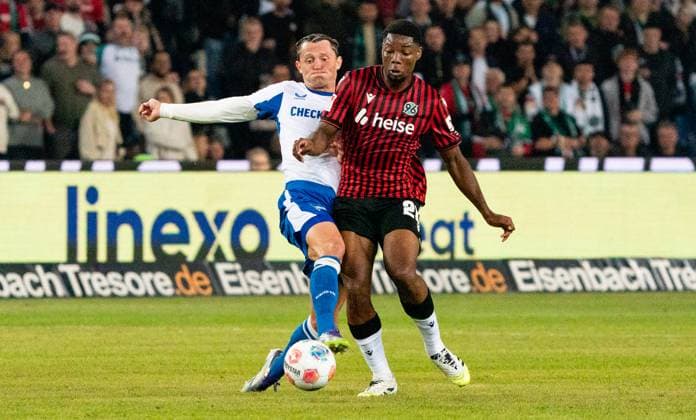 13 9 2025, Football, GER, Men, 2 Bundesliga, DFL, Matchday 5, Season 2025 2026, Hannover 96 Hertha BSC Fabian Reese Hertha BSC, left vs Ime Okon Hannover 96, right Hannover Heinz von Heiden Arena Lower Saxony Germany