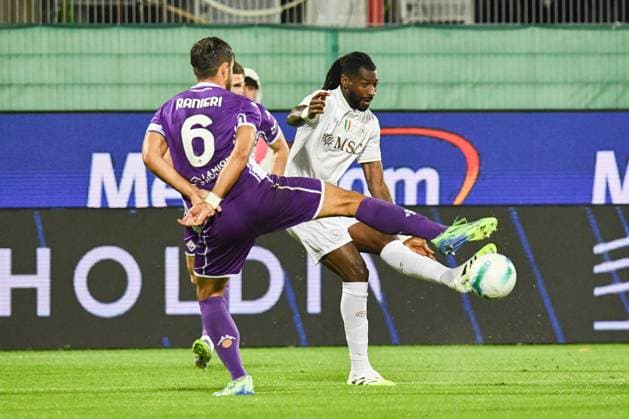 Andre Frank Zambo Anguissa (Napoli) hampered by Luca Ranieri (Fiorentina) during ACF Fiorentina vs SSC Napoli, Italian soccer Serie A match in Florence, Italy, September 13 2025  Copyright: xFabioxFagiolini IPAxSportx xipa-agency.netx xx IPA_64801609 IPA_Agency_IPA64801609