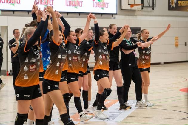 Handball I Women I Season 2025 2026 I 2 Bundesliga I Matchday 3 I VfL Waiblingen HC Rödertal I 13 09 2025 Waiblingen celebrates after the win Waiblingen Rundsporthalle Baden Württemberg Germany Copyright: xLobeca MaxxPetershansx