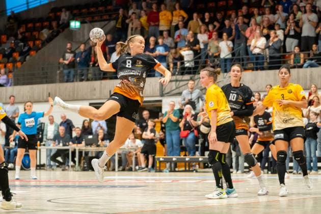 Handball I Women I Season 2025 2026 I 2 Bundesliga I 3 Matchday I VfL Waiblingen HC Rödertal I 13 09 2025 Belen Gettwart 8, VfL Waiblingen Tigers im Wurf Waiblingen Rundsporthalle Baden Württemberg Germany Copyright: xLobeca MaxxPetershansx