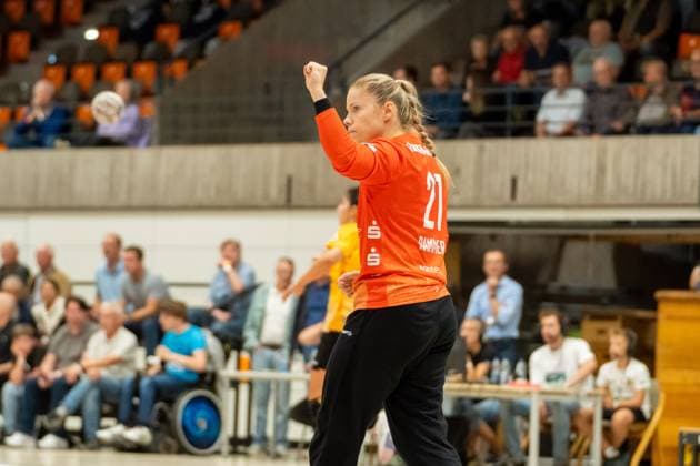 Handball I Women I Season 2025 2026 I 2 Bundesliga I 3 Matchday I VfL Waiblingen HC Rödertal I 13 09 2025 Ann Rammer 21, HC Rödertal cheers Waiblingen Rundsporthalle Baden Württemberg Germany Copyright: xLobeca MaxxPetershansx