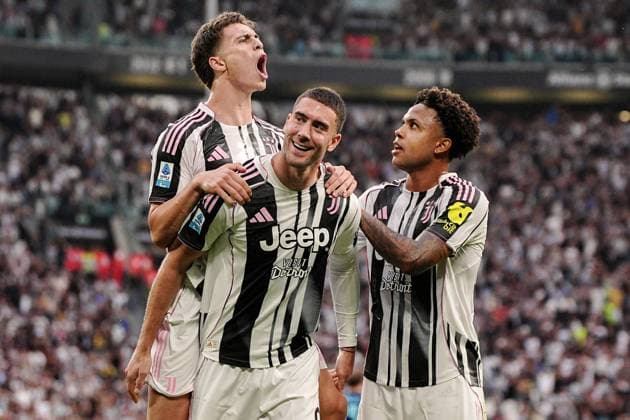 Juventus Kenan Yildiz celebrates after scoring the 2-1 goal for his team during the Serie A soccer match between Juventus and Inter at the Allianz Stadium in Turin, north west Italy - Saturday, Septermber 13, 2025. - Soccer .  Copyright: xMarcoxAlpozzi LaPressex