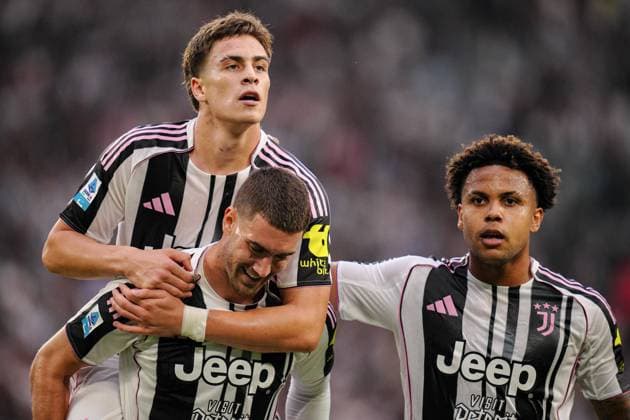 Juventus Kenan Yildiz celebrates after scoring the 2-1 goal for his team during the Serie A soccer match between Juventus and Inter at the Allianz Stadium in Turin, north west Italy - Saturday, Septermber 13, 2025. - Soccer .  Copyright: xMarcoxAlpozzi LaPressex