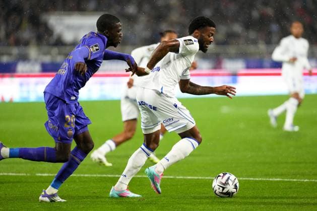 AJ Auxerre v AS Monaco - Ligue 1 McDonald s 2025 2026 20 Kassoum OUATTARA (asm) - 07 Josue CASIMIR (aja) during the Ligue 1 McDonald s match between Auxerre and Monaco at Stade Abbe Deschamps on September 13, 2025 in Auxerre, France. Auxerre France  Copyright: xFEPx 776348121