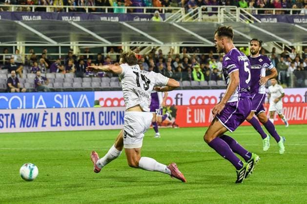 Rasmus Hojlund (Napoli) scores the goal of 0-2 during ACF Fiorentina vs SSC Napoli, Italian soccer Serie A match in Florence, Italy, September 13 2025  Copyright: xFabioxFagiolini IPAxSportx xipa-agency.netx xx IPA_64802011 IPA_Agency_IPA64802011