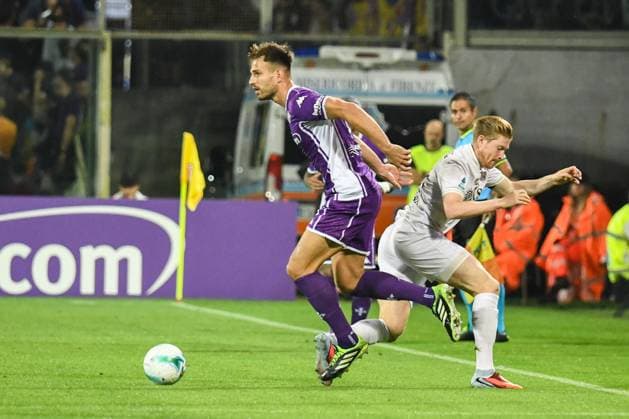 Rolando Mandragora (Fiorentina) fights for the ball against Rasmus Hojlund (Napoli) during ACF Fiorentina vs SSC Napoli, Italian soccer Serie A match in Florence, Italy, September 13 2025  Copyright: xFabioxFagiolini IPAxSportx xipa-agency.netx xx IPA_64802013 IPA_Agency_IPA64802013