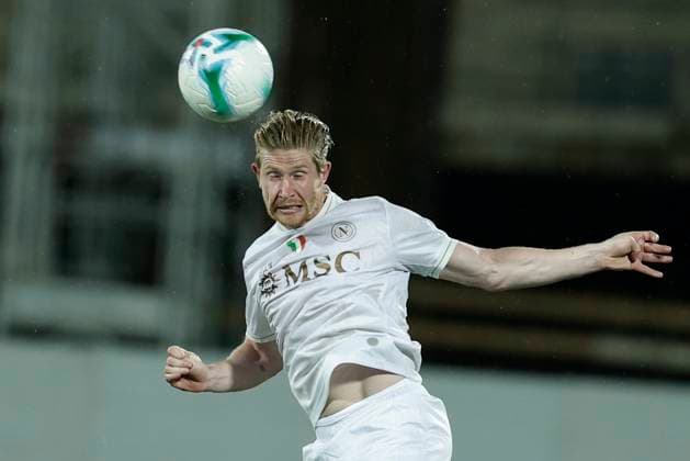 Serie A football match Fiorentina vs SSC Napoli Napoli s Belgian midfielder Kevin De Bruyne controls the ball during the Serie A football match Fiorentina vs SSC Napoli at Artemio Franchi Stadium on September 13, 2025, in Florence. _BPH6347 Copyright: xAntonioxBalascox