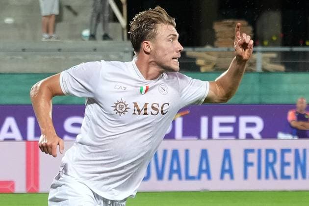 FLORENCE, ITALY, September 13: Rasmus Hojlund of SSC Napoli celebrates during the Serie A match between ACF Fiorentina and SSC Napoli in Florencw, Italy. Copyright: xFOTOAGENZIAx